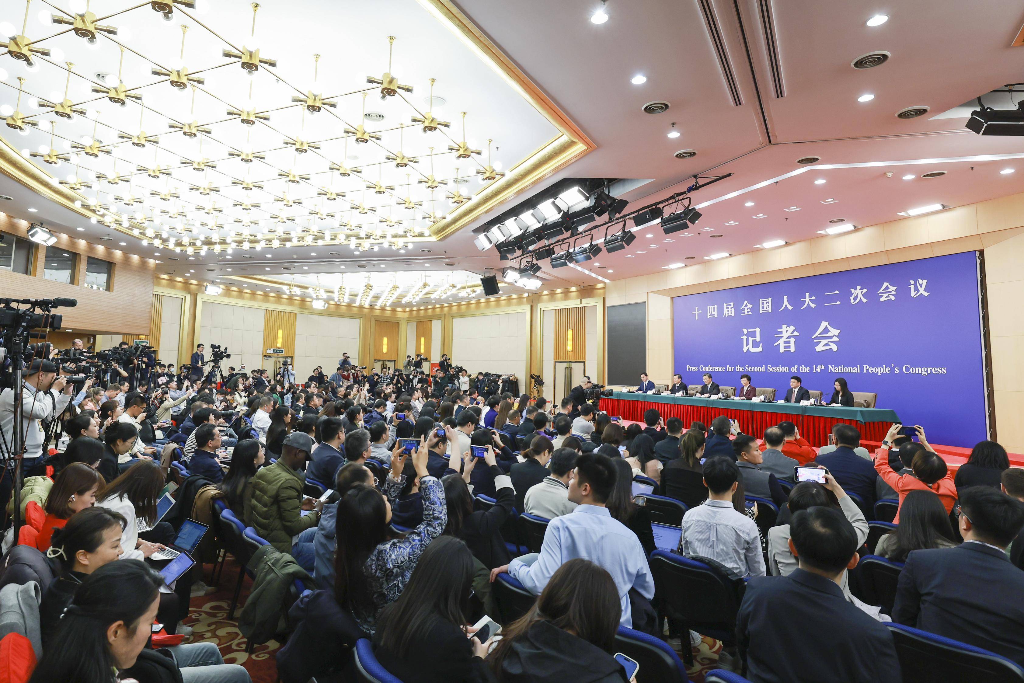 全国人大民生主题记者会，聚焦民生热点，共谋发展大计