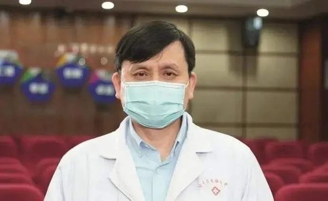 张文宏越来越胖，探究背后的故事与启示