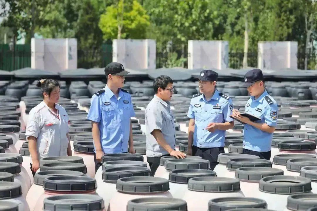 公安机关公布十起涉企等谣言案件，揭示网络谣言危害，维护社会秩序