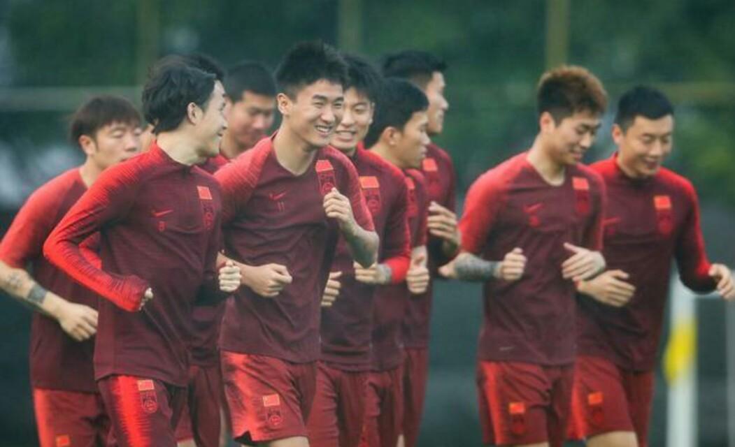记者眼中的全方位差距，中日足球的对比与反思