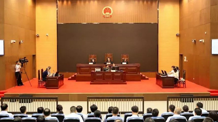 副市长连坐6次被告席，是何信号？