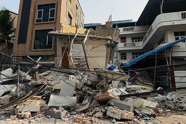 缅甸强震已致2056人死亡——灾难背后的故事