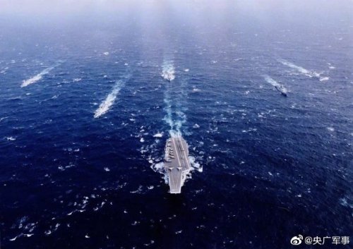 辽宁舰与山东舰，双舰合璧，共筑辉煌