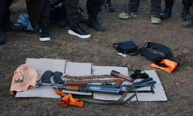 英勇无畏！95后民警在牺牲前将命案逃犯成功制伏