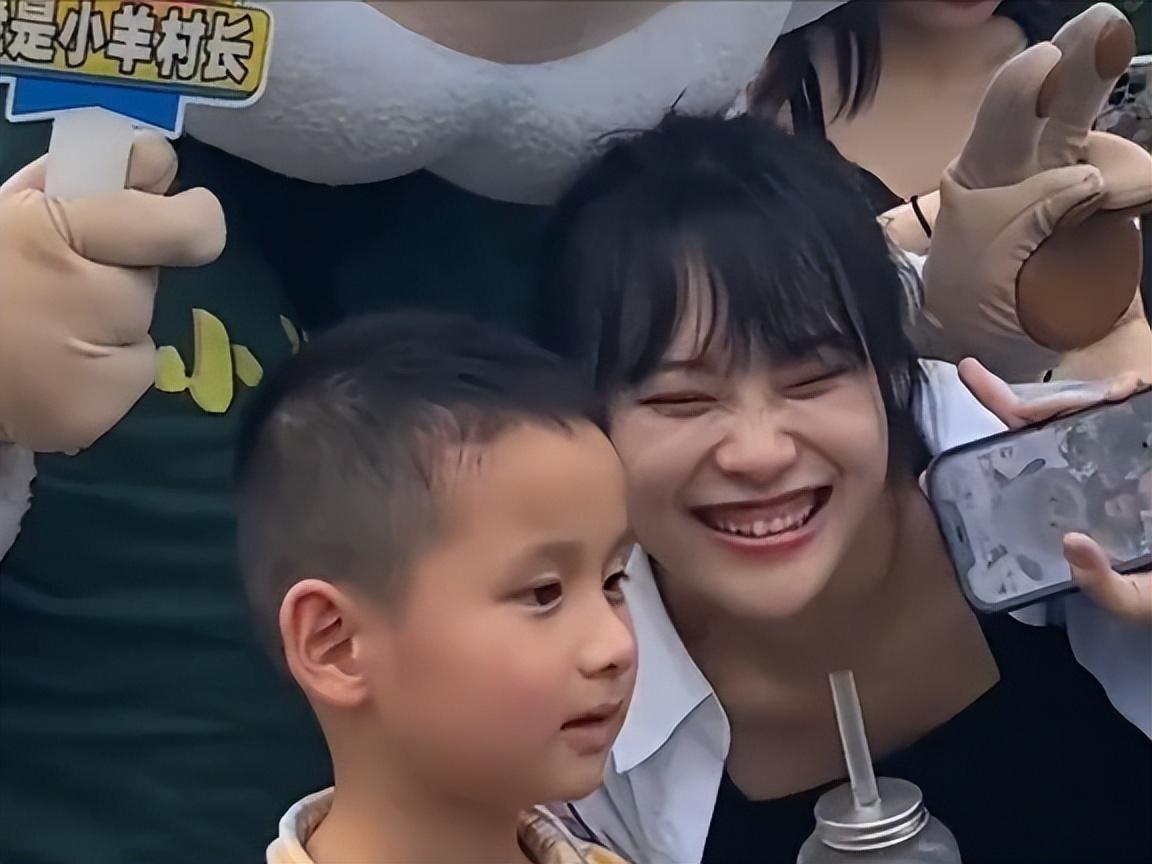 黄老师是谁呀