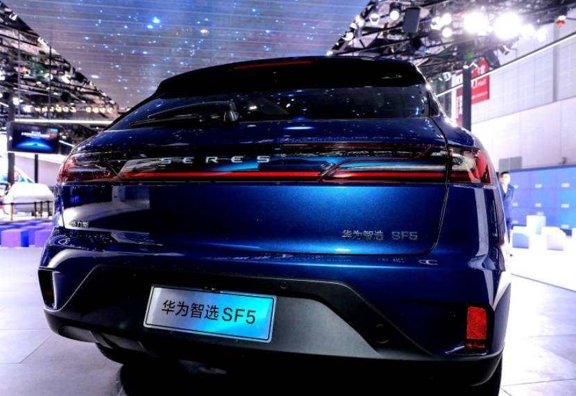 华为智选汽车SF5，智能时代的全新驾驶体验