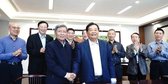 福耀科技大学校长——引领未来的教育之光