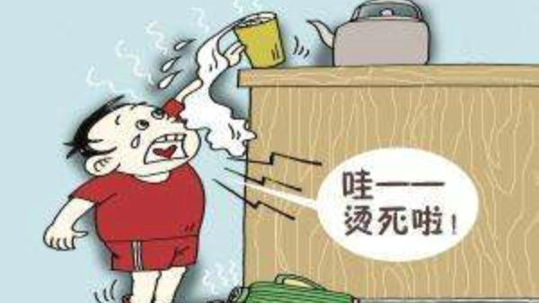 员工上班冲奶粉烫伤被认定工伤，工伤认定的深度解读与社会关注