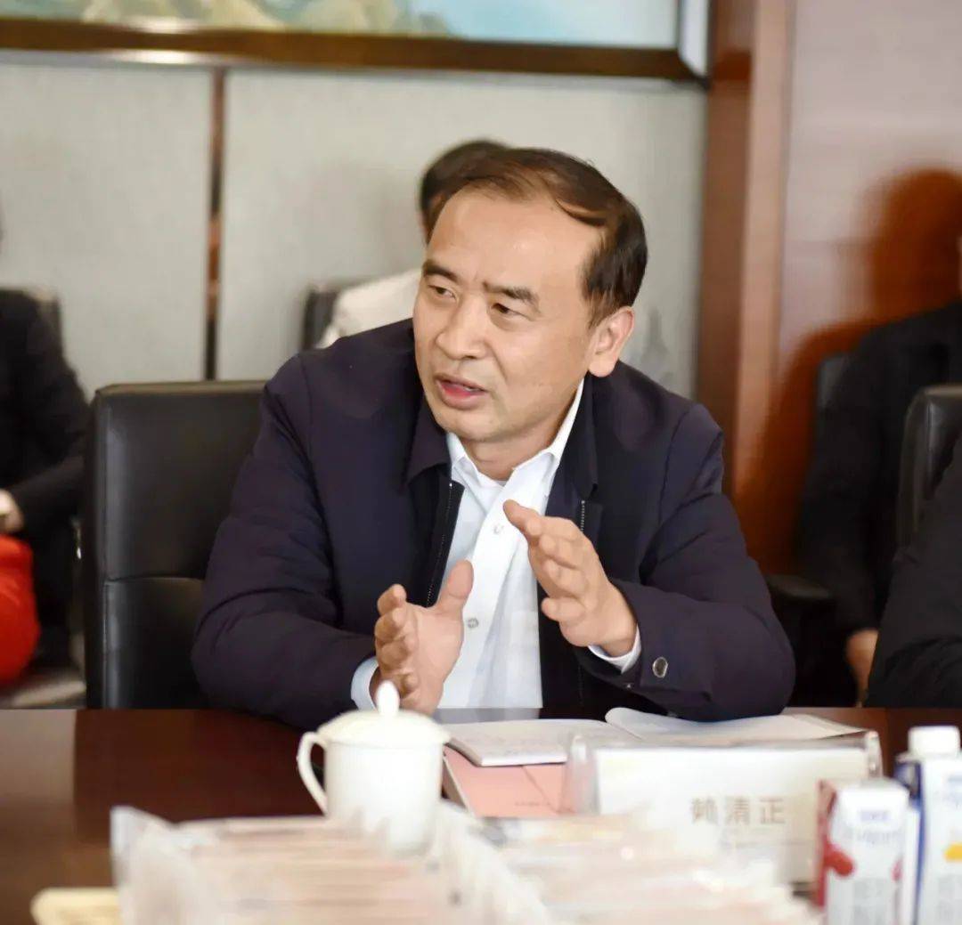 赖清正副厅，领导风范与时代担当