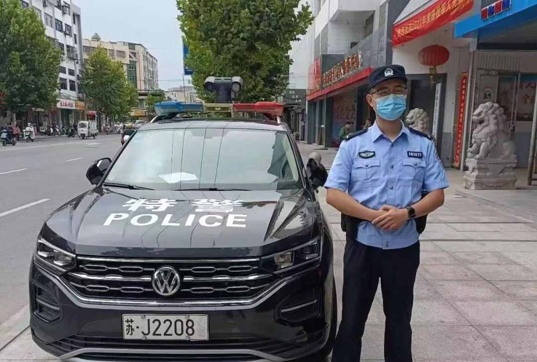藏蓝青春，热血与梦想的交响乐章