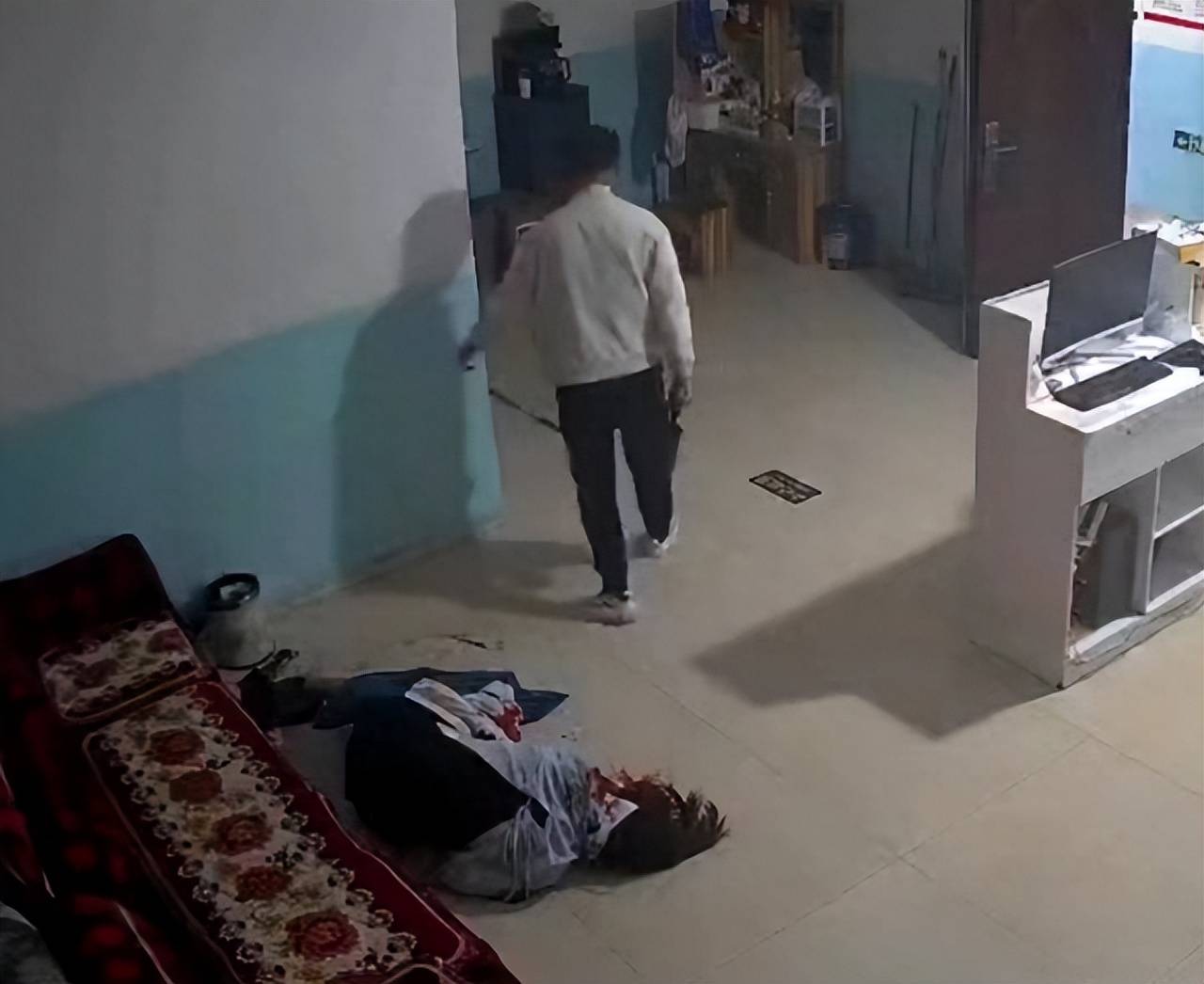 男子梦中搏斗误伤身旁妻子男子梦中搏斗误伤身旁妻子，一场意外引发的深度思考
