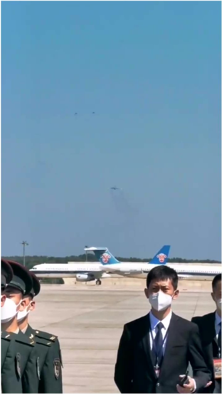 运20运送英雄运20运送英雄，致敬无畏的勇者与国之重器