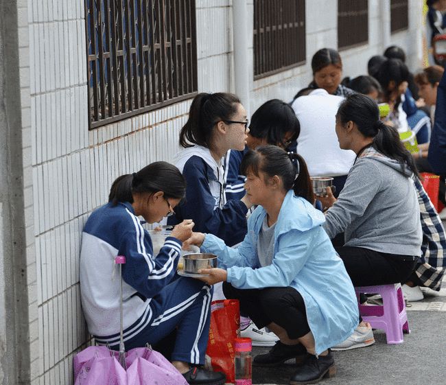 五胞胎参加高考的人多吗？揭秘罕见现象背后的故事