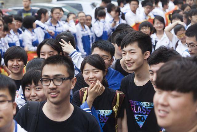 全班荣耀，四十人高考辉煌，全在六百高地之上