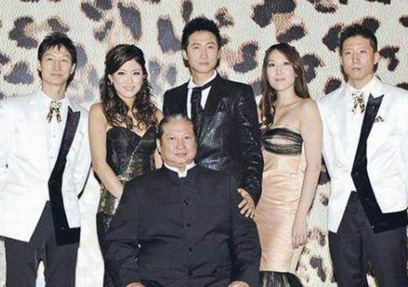 洪金宝儿子儿媳否认出轨传闻，真相背后的故事